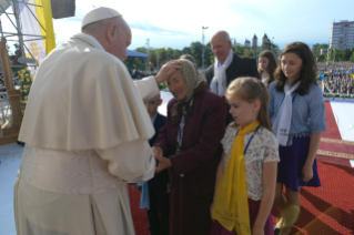 4-Apostolic Journey to Romania: Marian meeting with young people and families in the square in front of the Palace of Culture in Iasi