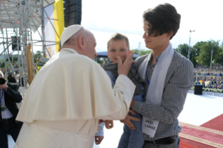 8-Apostolic Journey to Romania: Marian meeting with young people and families in the square in front of the Palace of Culture in Iasi