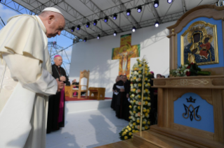 22-Viaje apostólico a Rumanía: Encuentro mariano con la juventud y las familias