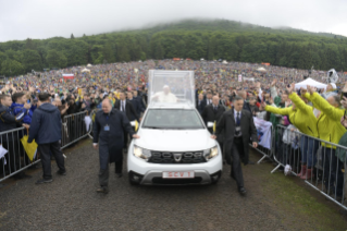 0-Apostolic Journey to Romania: Holy Mass  