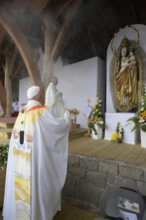 4-Apostolic Journey to Romania: Holy Mass  