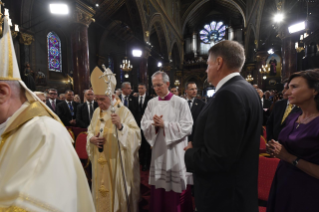 4-Apostolic Journey to Romania: Holy Mass