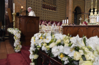 7-Apostolic Journey to Romania: Holy Mass