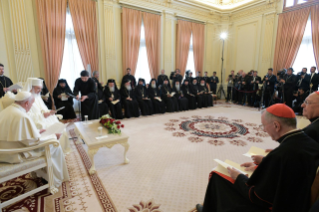 5-Voyage apostolique en Roumanie : Rencontre avec le Synode permanent de l'Église orthodoxe roumaine au palais patriarcal 