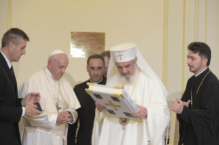 7-Voyage apostolique en Roumanie : Rencontre avec le Synode permanent de l'Église orthodoxe roumaine au palais patriarcal 