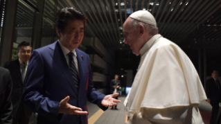 0-Apostolische Reise nach Japan: Begegnung mit den Vertretern der Regierung und dem Diplomatischen Korps 