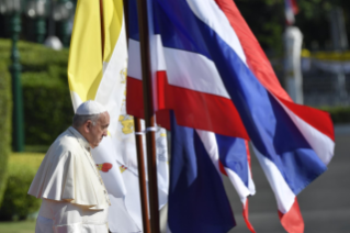 1-Viaje apostólico a Tailandia: Encuentro con las autoridades, la sociedad civil y el Cuerpo Diplomático