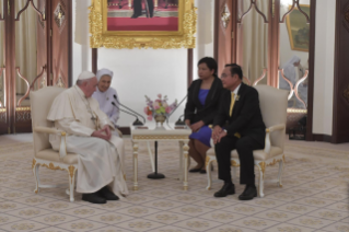 3-Apostolische Reise nach Thailand: Begegnung mit den Vertretern der Regierung, der Zivilgesellschaft und mit dem Diplomatischen Korps 