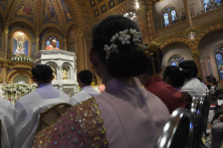 17-Viaggio Apostolico in Thailandia: Santa Messa con i giovani  