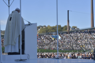 0-Apostolic Journey to Japan: Holy Mass