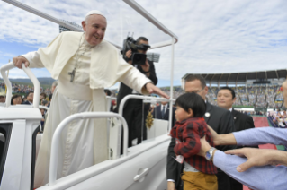 4-Apostolic Journey to Japan: Holy Mass