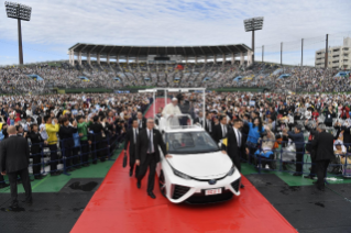 19-Apostolic Journey to Japan: Holy Mass