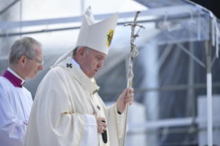 16-Apostolic Journey to Japan: Holy Mass