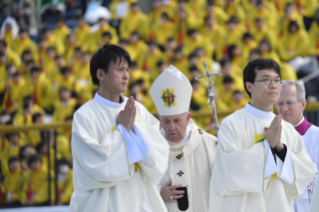 14-Apostolic Journey to Japan: Holy Mass