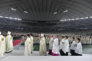 35-Viaje apostólico a Japón: Santa Misa