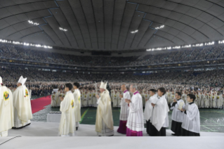 35-Apostolic Journey to Japan: Holy Mass