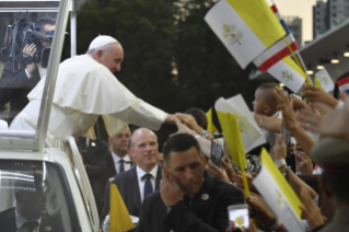 13-Viagem Apost&#xf3;lica &#xe0; Tail&#xe2;ndia: Santa Missa no Est&#xe1;dio Nacional 