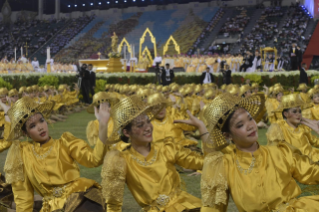 29-Viagem Apost&#xf3;lica &#xe0; Tail&#xe2;ndia: Santa Missa no Est&#xe1;dio Nacional 