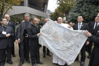2-Viaje apostólico a Japón: Visita a la Universidad Sofía de Tokio