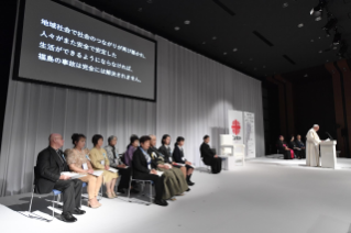 10-Viagem Apost&#xf3;lica ao Jap&#xe3;o: Encontro com as v&#xed;timas do tríplice desastre de 2011 