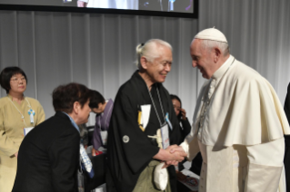 12-Viagem Apost&#xf3;lica ao Jap&#xe3;o: Encontro com as v&#xed;timas do tríplice desastre de 2011 