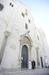 22-Visita a Bari: Incontro con i Vescovi del Mediterraneo