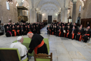 12-Besuch in Bari: Begegnung mit den Bischöfen des Mittelmeerraumes 