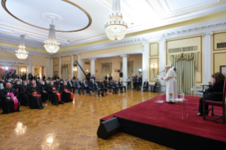 14-Viagem Apostólica a Chipre e à Grécia: Encontro com as Autoridades, a Sociedade Civil e o Corpo Diplomático