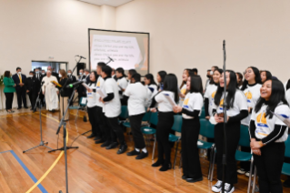 8-Apostolische Reise nach Zypern und Griechenland: Begegnung mit Jugendlichen