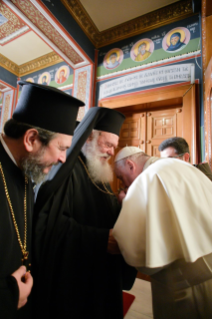 1-Apostolische Reise nach Zypern und Griechenland: Begegnung mit Erzbischof Hieronymus II. und Gefolge