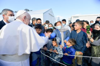 2-Viaje apostólico a Chipre y Grecia: Visita a los refugiados