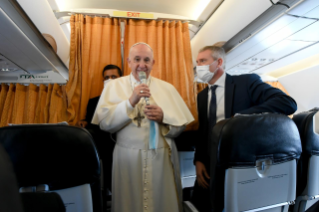 3-Apostolic Journey to Cyprus and Greece: Greeting to journalists on the flight to Cyprus