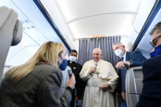 2-Apostolische Reise nach Zypern und Griechenland: Pressekonferenz auf dem Rückflug nach Rom