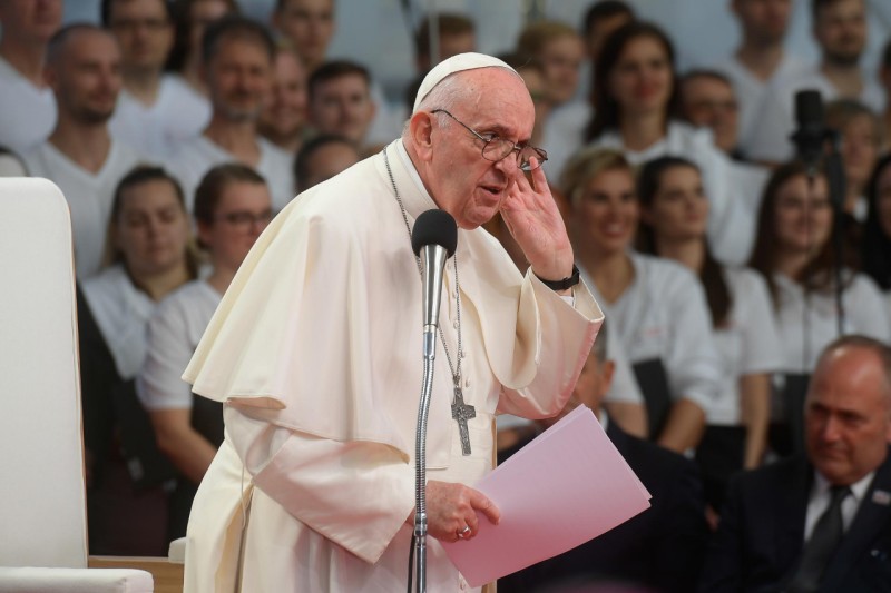 El Papa escucha a los jóvenes