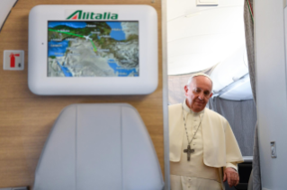 0-Apostolische Reise in den Irak: Pressekonferenz mit dem Heiligen Vater auf dem Rückflug nach Rom