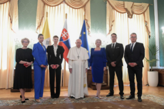 1-Voyage apostolique en Slovaquie : Rencontre avec les Autorités, la Société civile et le Corps diplomatique 