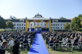 17-Apostolic Journey to Slovakia: Meeting with Authorities, Civil Society and the Diplomatic Corps 