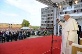 4-Viagem Apostólica À Eslováquia: Encontro com a comunidade cigana