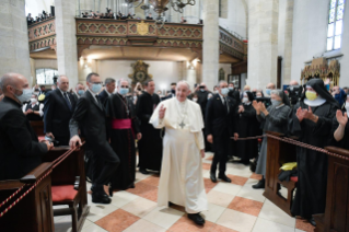 7-Voyage apostolique en Slovaquie : Rencontre avec les évêques, les prêtres, les religieux et religieuses, les séminaristes et les catéchistes 