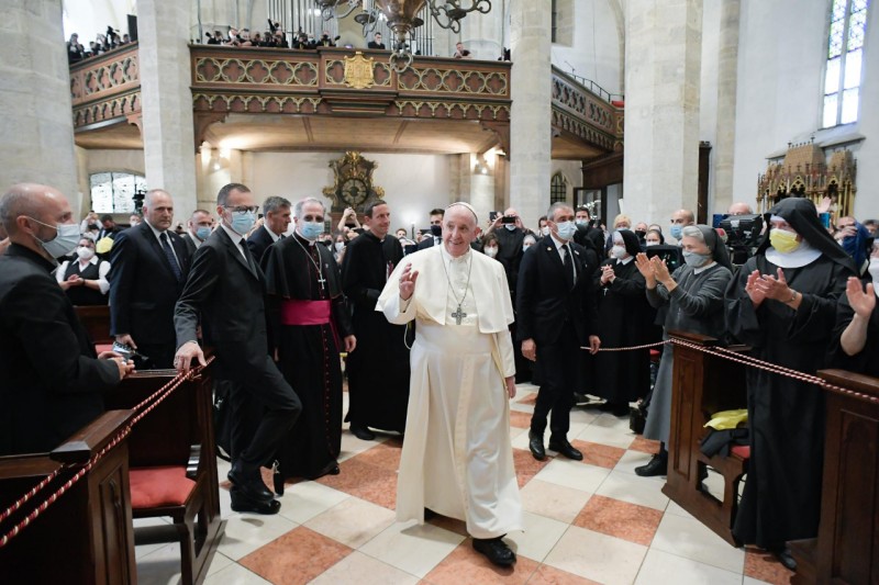 Francisco, con los religiosos