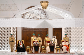 10-Viagem Apostólica ao Reino do Bahrein: Encontro com as Autoridades, com a Sociedade Civil e com o Corpo Diplomático