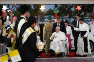 5-Viaggio Apostolico nel Regno del Bahrein: Incontro con i Giovani  