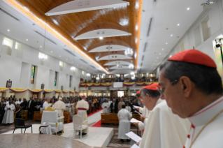 8-Viaggio Apostolico nel Regno del Bahrein: Incontro di Preghiera con i Vescovi, i Sacerdoti, i Consacrati, i Seminaristi e gli Operatori Pastorali 