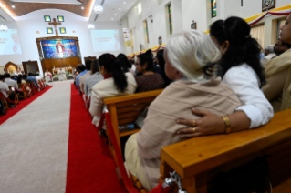 15-Viaje apostólico a Baréin: Encuentro de oración con los obispos, sacerdotes, consagrados, seminaristas y agentes pastorales