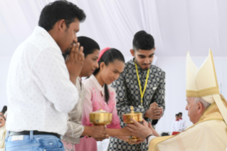 12-Viagem Apostólica ao Reino do Bahrein: Santa Missa