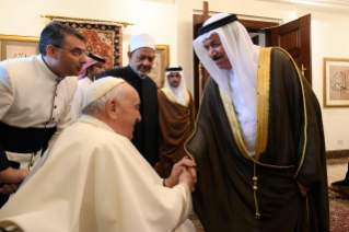 3-Viaggio Apostolico nel Regno del Bahrein: Incontro con i Membri del "Muslim Council of Elders"  