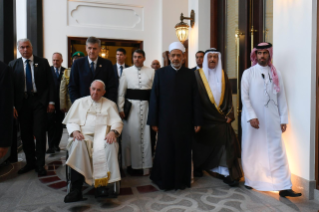 1-Apostolic Journey to the Kingdom of Bahrain: Meeting with the Members of the Muslim Council of Elders  