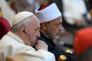 9-Viaggio Apostolico nel Regno del Bahrein: Incontro con i Membri del "Muslim Council of Elders"  