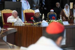 11-Viaggio Apostolico nel Regno del Bahrein: Incontro con i Membri del "Muslim Council of Elders"  