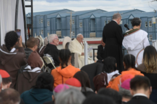 8-Viaje apostólico a Canadá: Encuentro con los jóvenes y con los ancianos